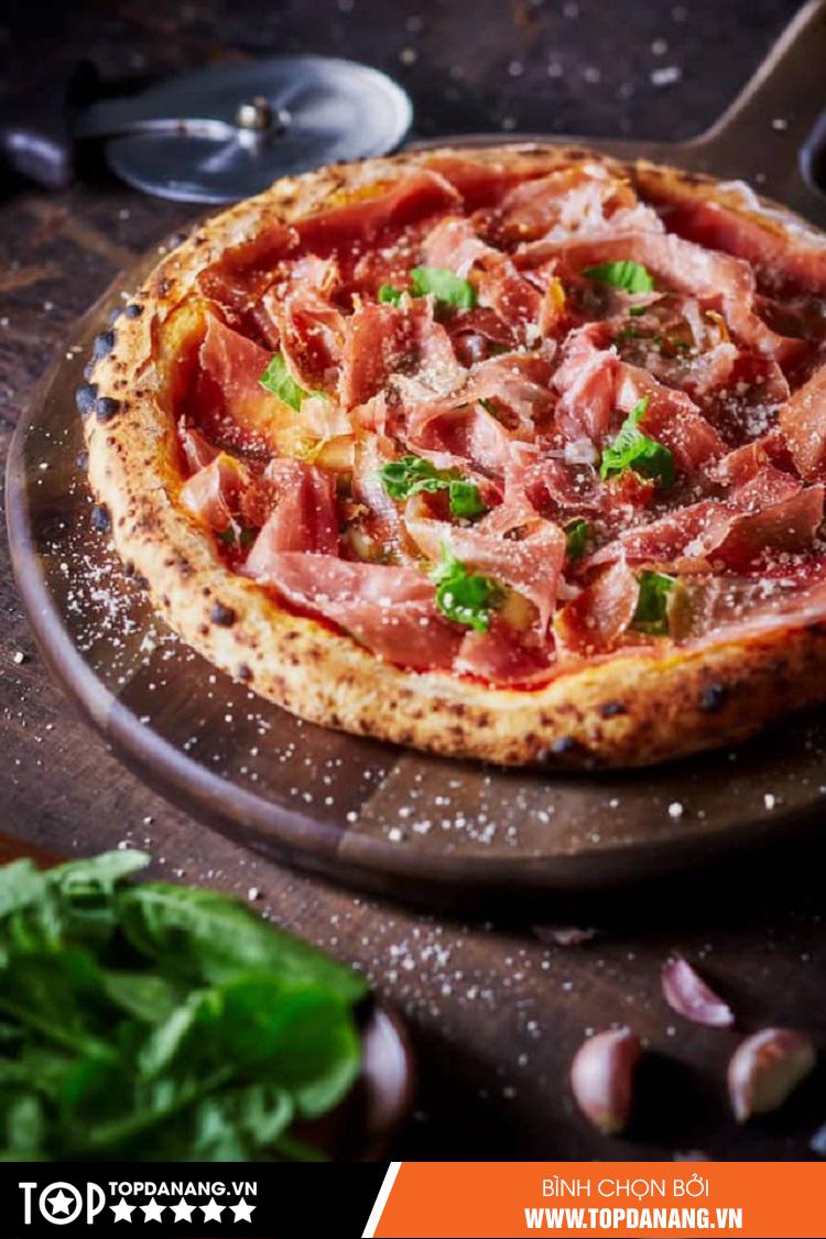  Pizza theo phong cách cổ điển như Margherita và Quattro Formaggi