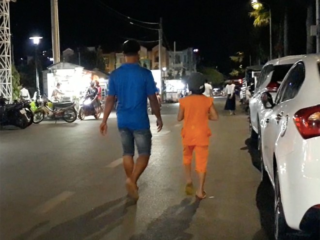 Trốn thoát khỏi bàn tay chăn dắt ăn xin của mẹ và cậu ruột: PV Thanh Niên chung tay giải cứu những đứa trẻ