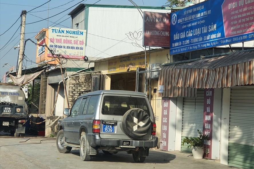 Chồng chủ tịch công ty đấu giá, vợ liên tục trúng xe công thanh lý